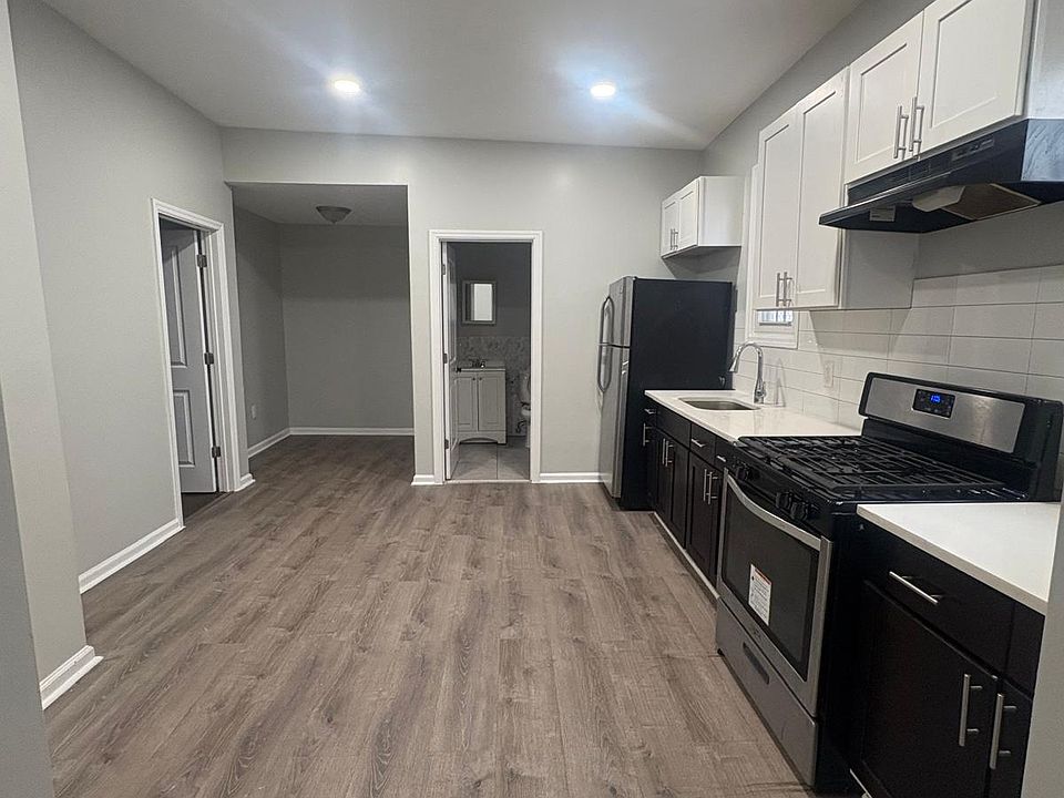 2nd image of 214 12th Ave Floor 1