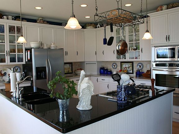 New granite and SS appliances