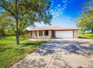 2544 Mari Gail St, Beeville, TX 78102