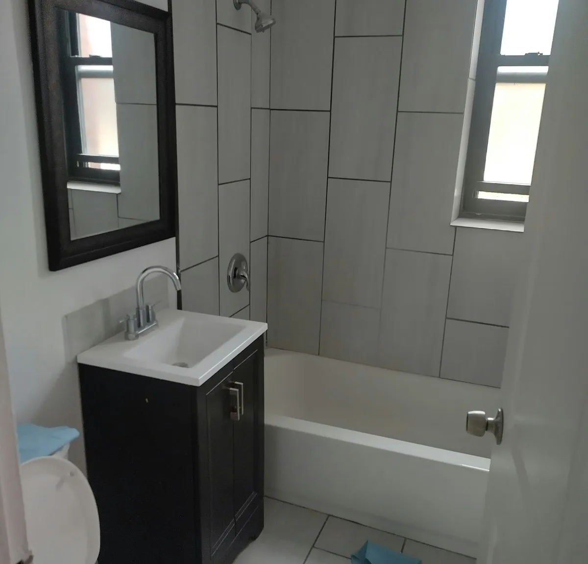 5662 North Ridge Avenue, Unit 2N — Photo 1