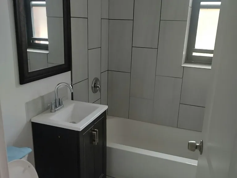 5662 N Ridge Ave #2N — Photo 1