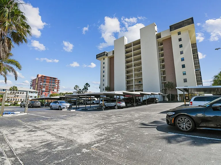 15400 Gulf Blvd #ID1386049P — Photo 36