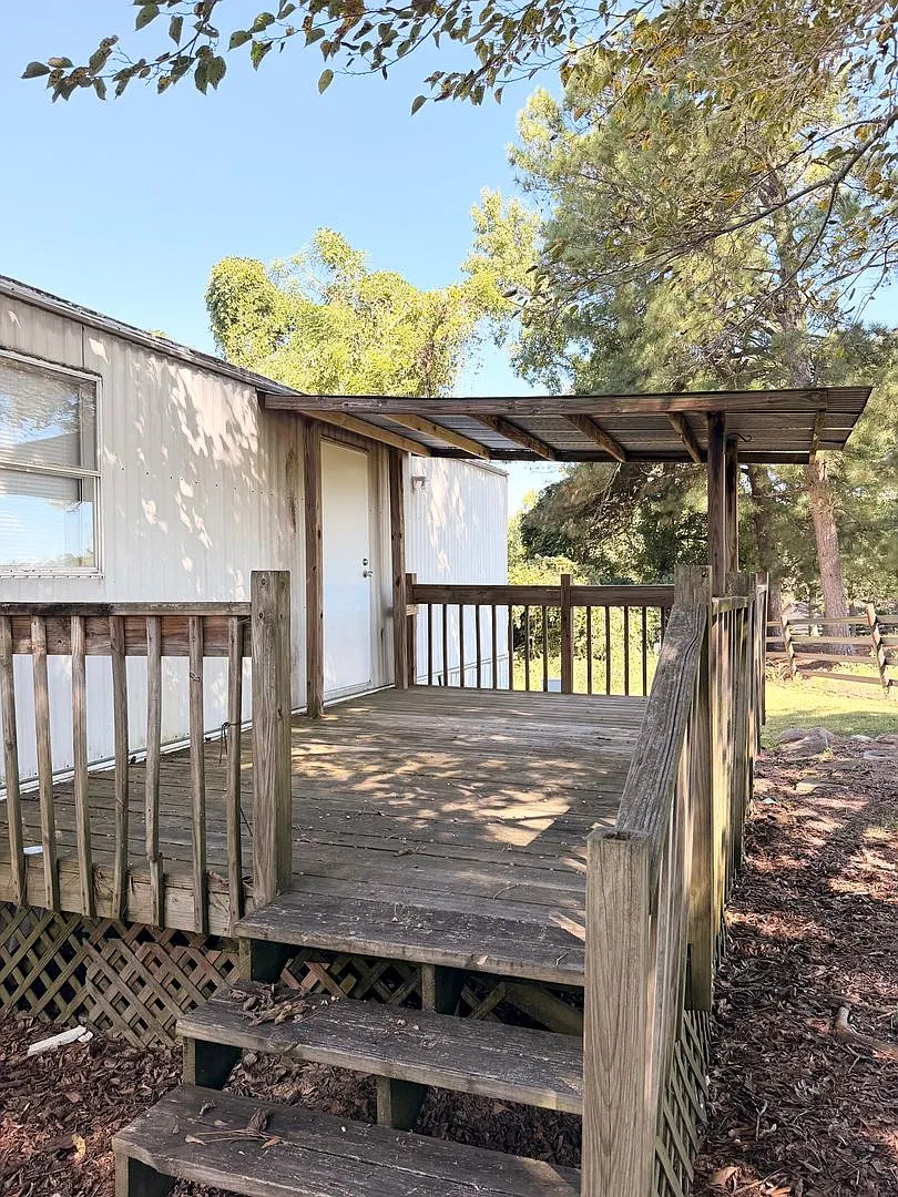 1100 Stonegate Dr — Photo 2