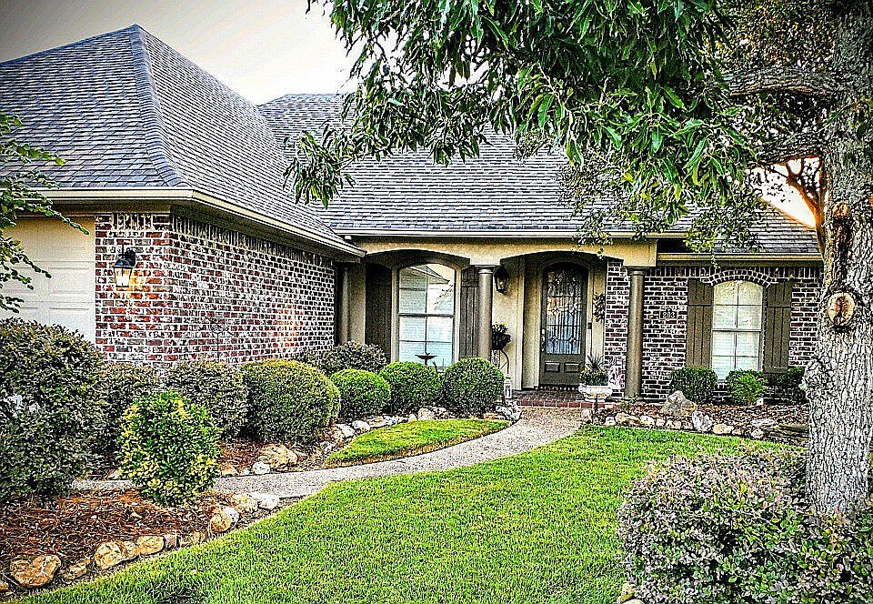 1st image of 203 Gloucester Dr