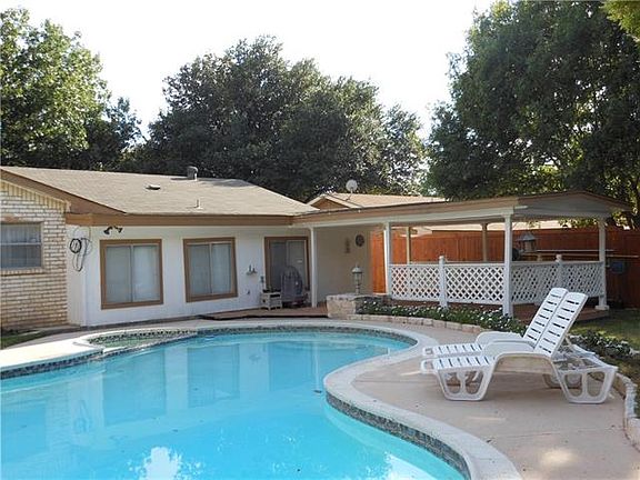 2nd image of 6025 Hillcrest Dr