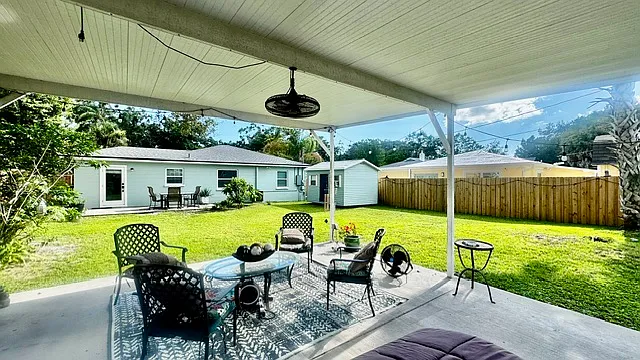 3 bed, 1104 sqft, $2,500 — Photo 2