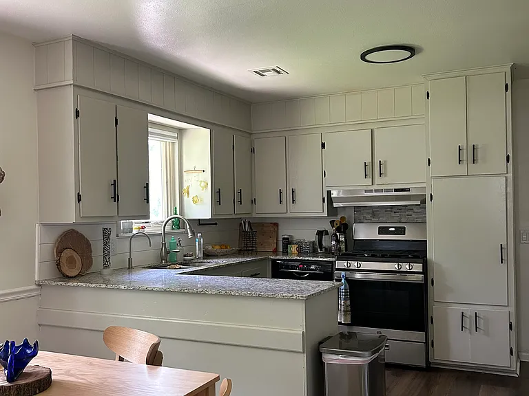 204 N Mock St — Photo 3