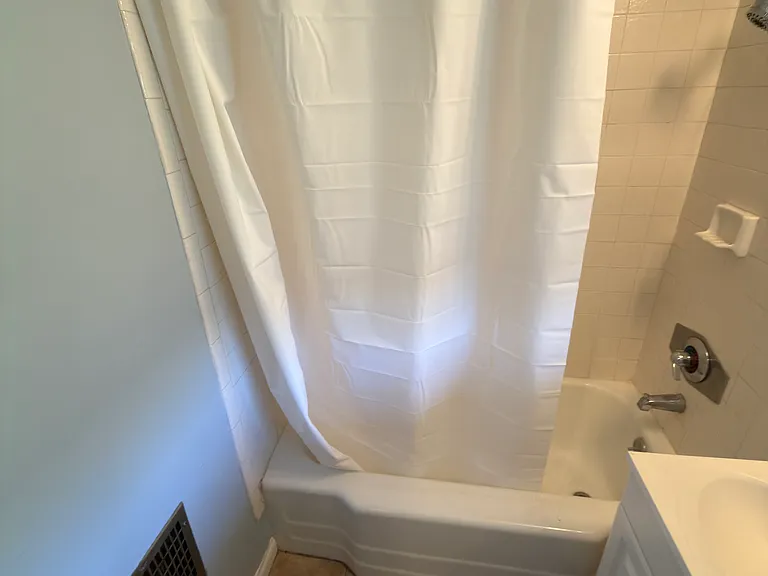 1841 Riverside Dr #STUDI0 — Photo 13