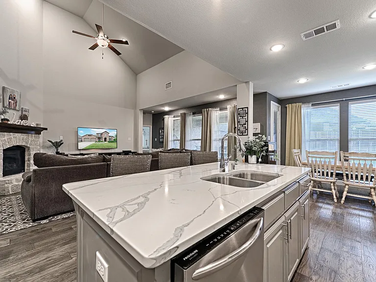 3515 Washington Dr — Photo 21
