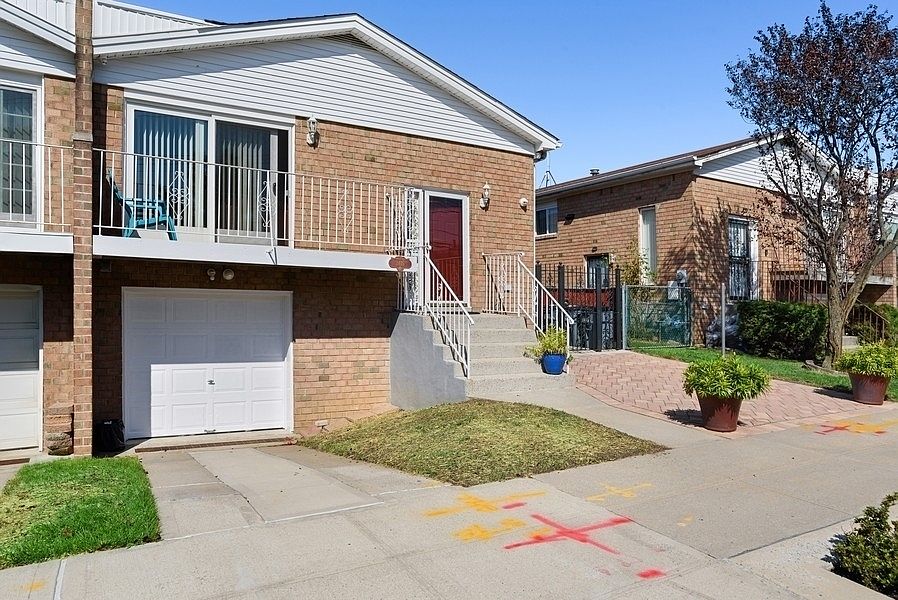 1st image of 2415 Wickham Ave