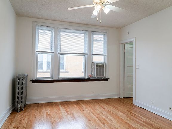 3rd image of 4352 N Winchester Ave #4350-3W
