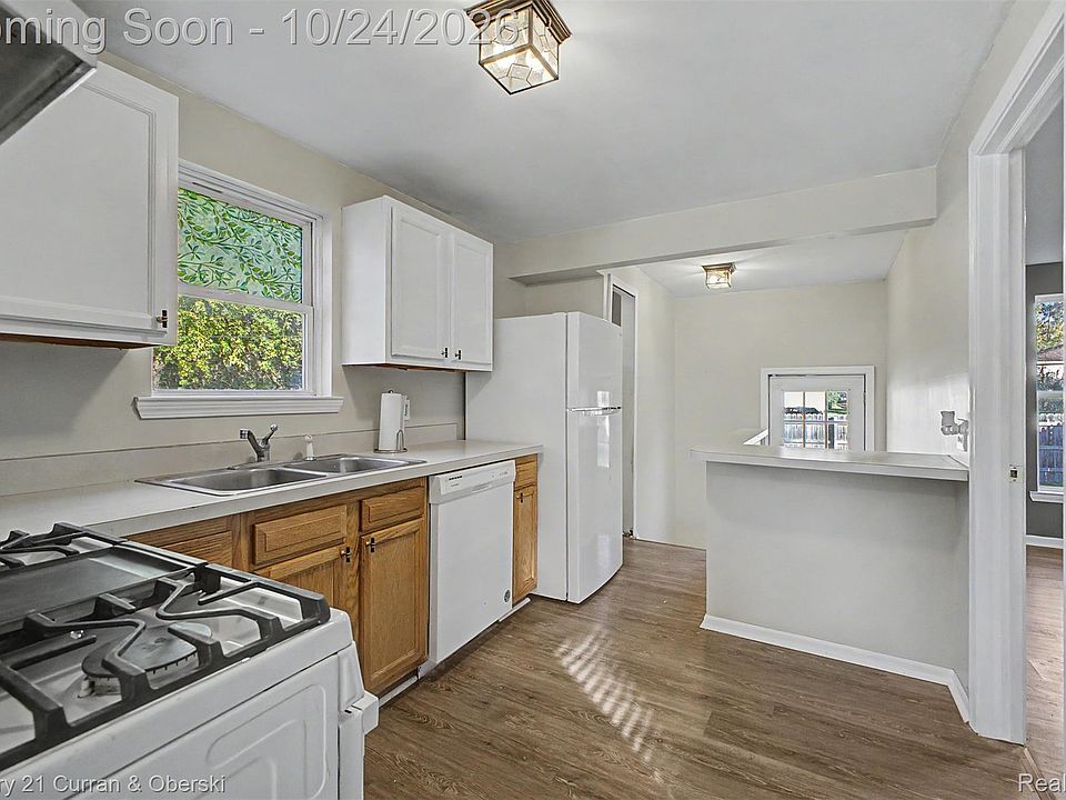 1054 Boston Ave, photo 8