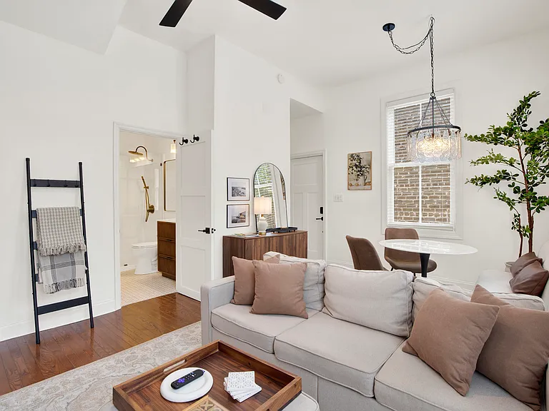 214 Houston St #B — Photo 4