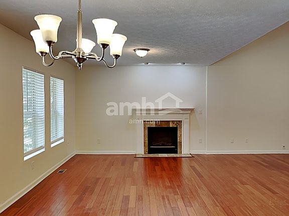 5th image of 640 Norfolk Sq S