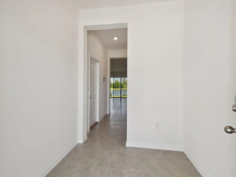 32895 Regent Canal St — Photo 13