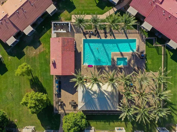 48304 Stewart Dr #J1-4, Indio, CA 92201