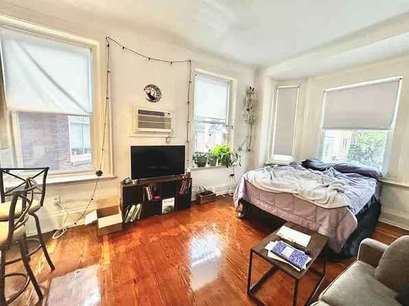 1115 Spruce St APT 2B, Philadelphia, PA 19107
