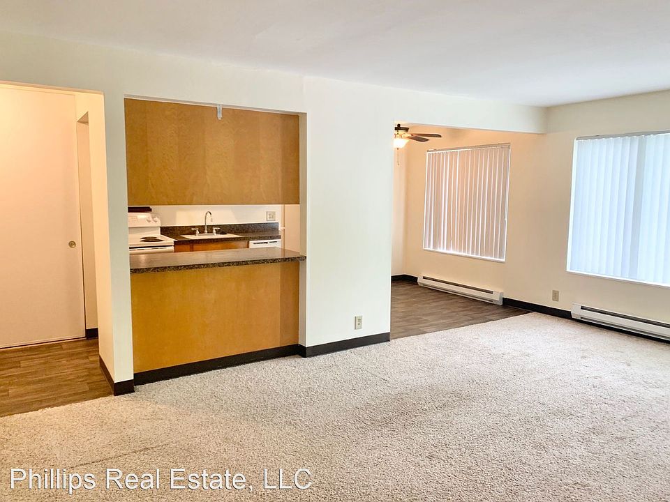 1st image of 6113 Roosevelt Way NE APT 202