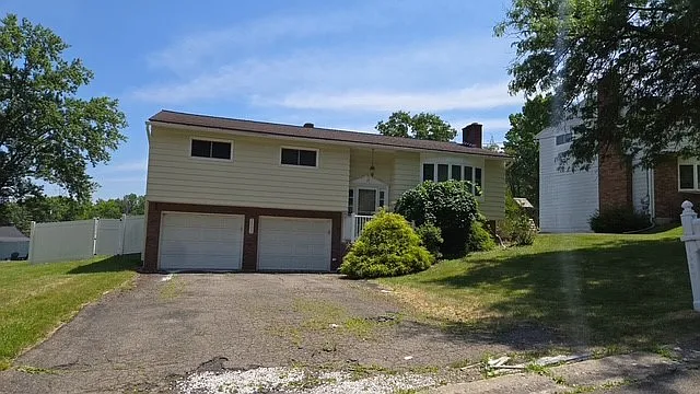 1509 Drexel Dr — Photo 3