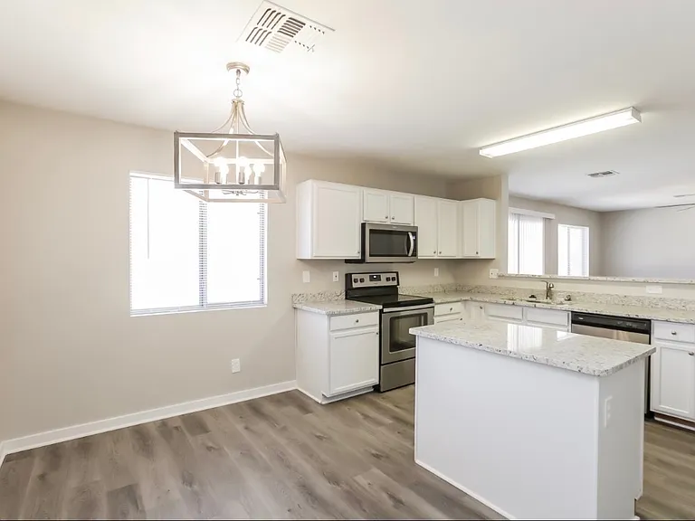 3138 W Wayland Dr — Photo 7