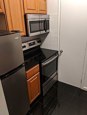 5th image of 40 Grove St #3C