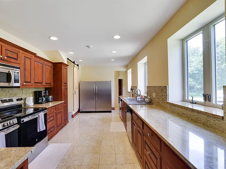 133 Montanesca Rd — Photo 20
