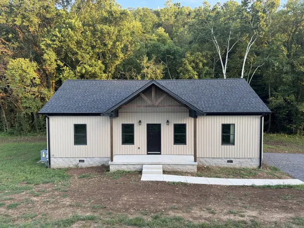 26 Sloan Branch Rd, Pleasant Shade, TN 37145