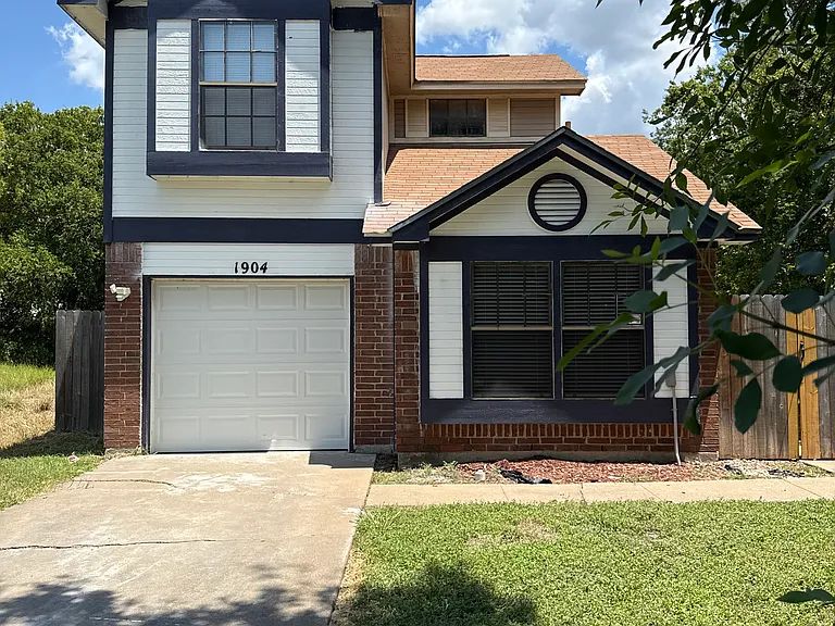 1904 Dickens Dr — Photo 1