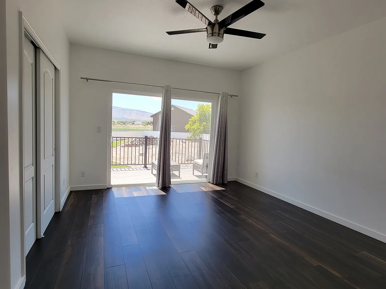 1 bed, 1100 sqft, $1,299 — Photo 2