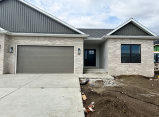 1605 Ambleside Dr, Springfield, IL 62711