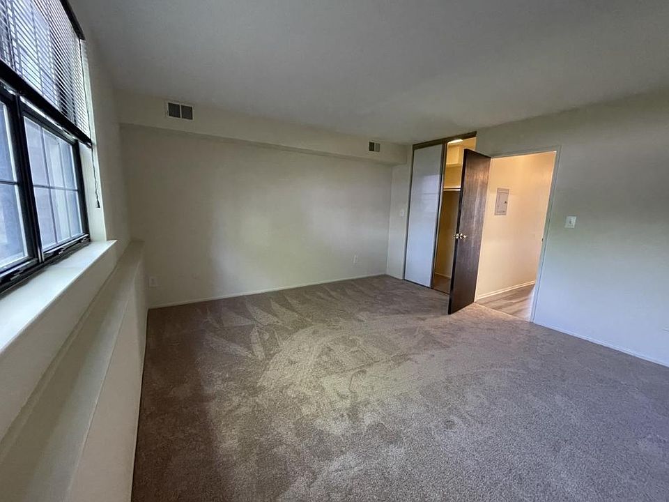 Sleepy Hollow Garden Apartments 300 Ford Ave Fords NJ Zillow