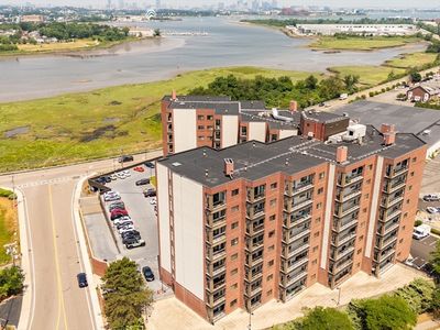 90 Quincy Shore Dr APT 417, Quincy, MA, 02171