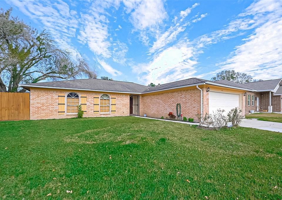 1st image of 7418 Maczali Dr