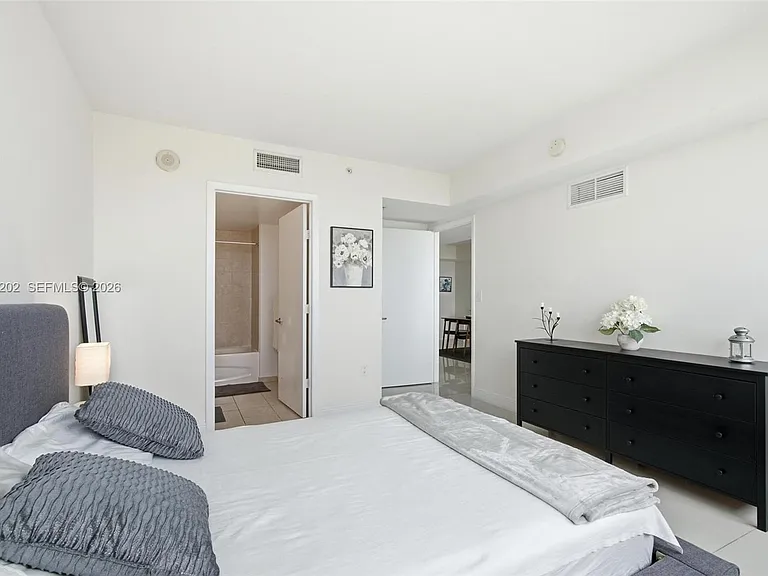 1861 NW South River Dr #2008 — Photo 20