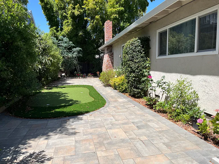 1371 Johnson Ave — Photo 8