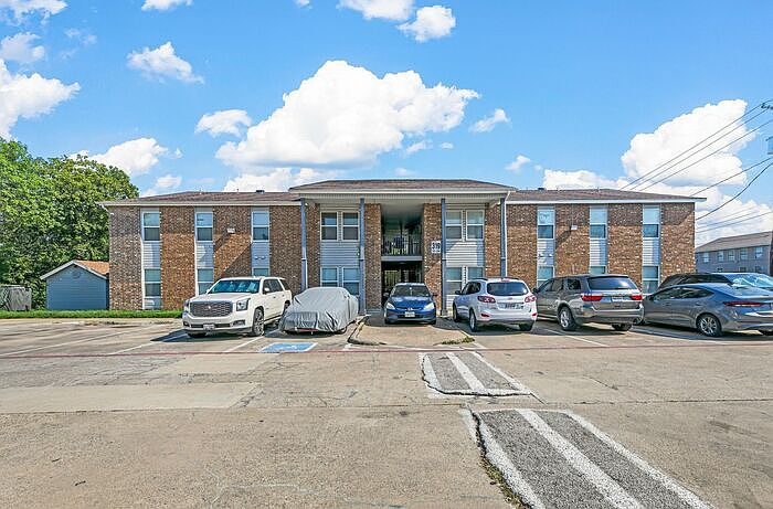 1st image of 319 SE 3rd St APT 203
