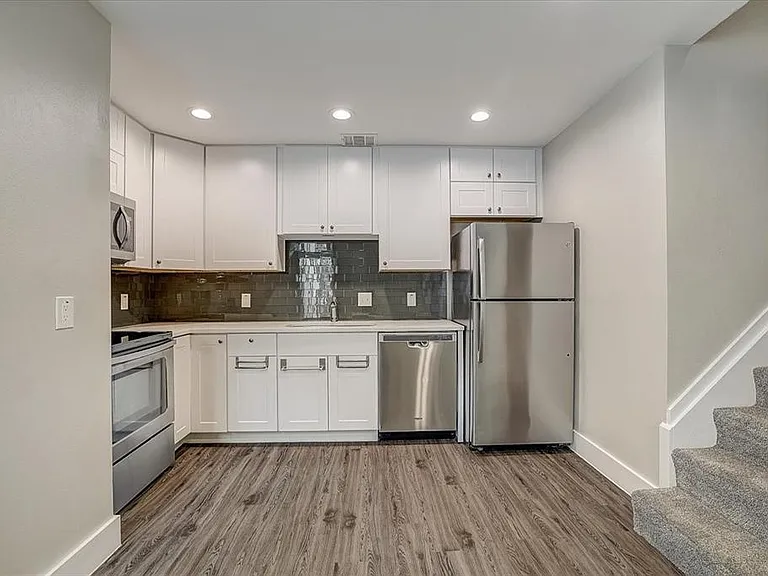 935 La Posada Dr #222 — Photo 4
