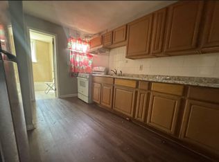 90 E 21st St #1P, Bayonne, NJ 07002