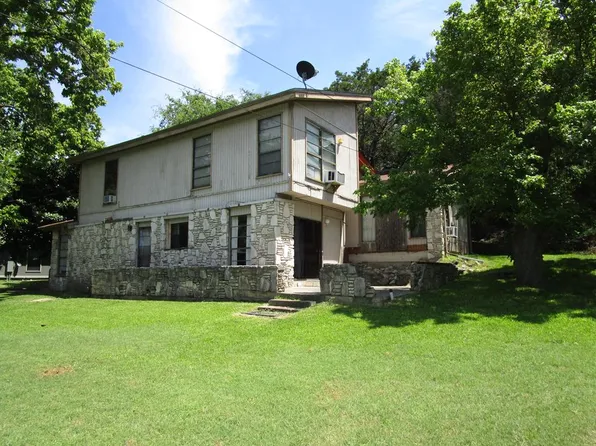 1116 Monroe Dr, Kerrville, TX 78028