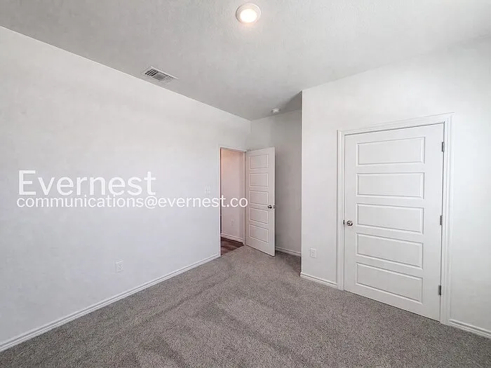 866 Freedom Cir — Photo 13