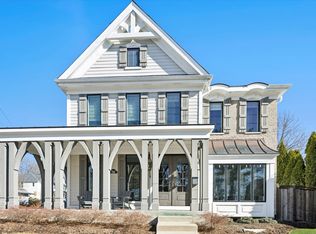 716 N 3rd Ave, St Charles, IL 60174