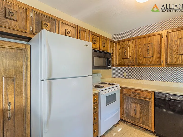1525 Hartford Rd — Photo 8