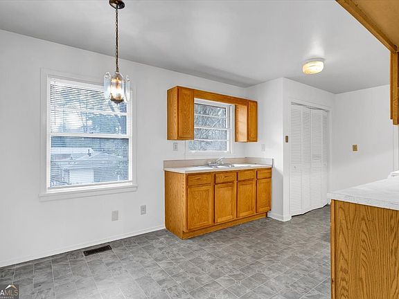 3rd image of 3272 Kingston Rd NW