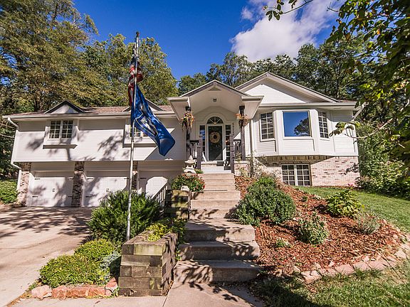 3rd image of 55225 Forrester Valley Ln