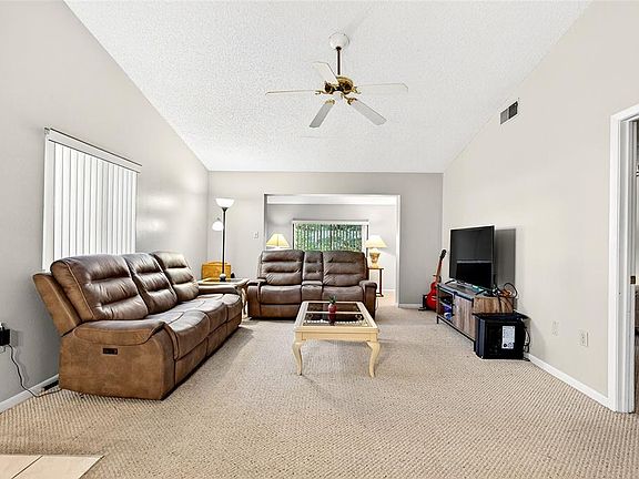 5th image of 2945 SW 32nd Ave #D-6