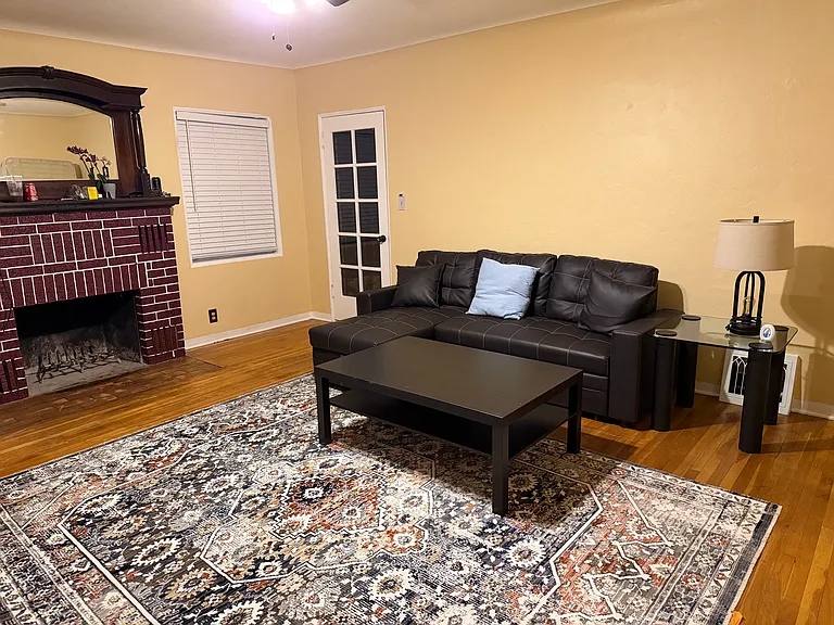 2701 Coloma St — Photo 4