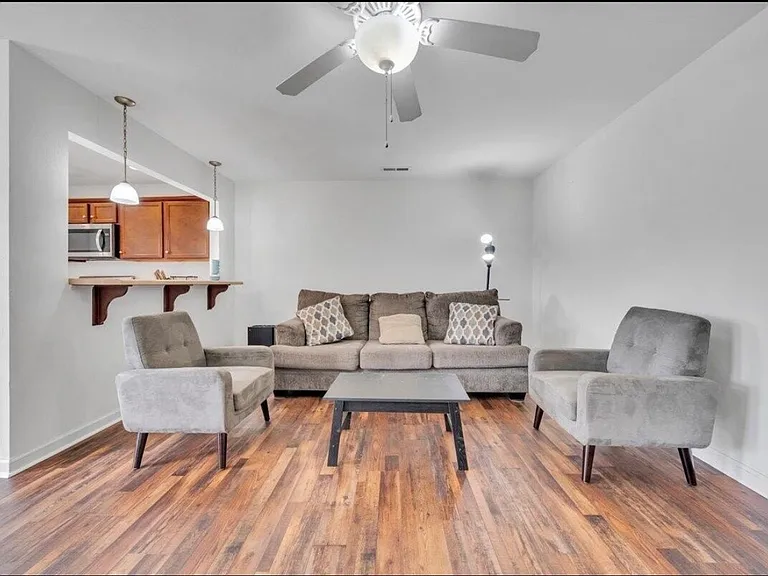 6810 Village Green Dr — Photo 5