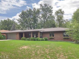 2703 Hall Ct, Bloomington, IL 61704