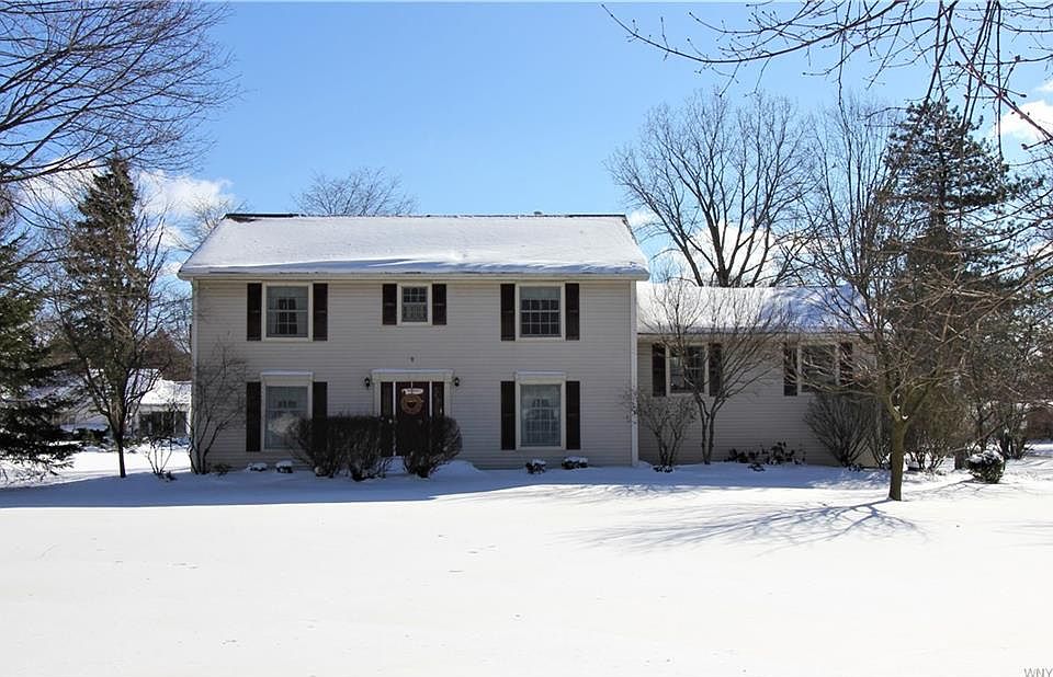 1st image of 16 Deepwood Dr