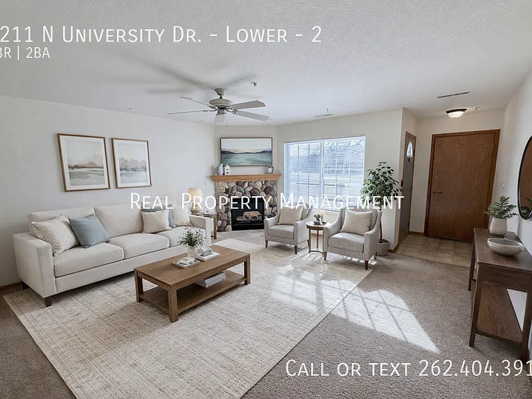 2211 University Dr #2 — Photo 2